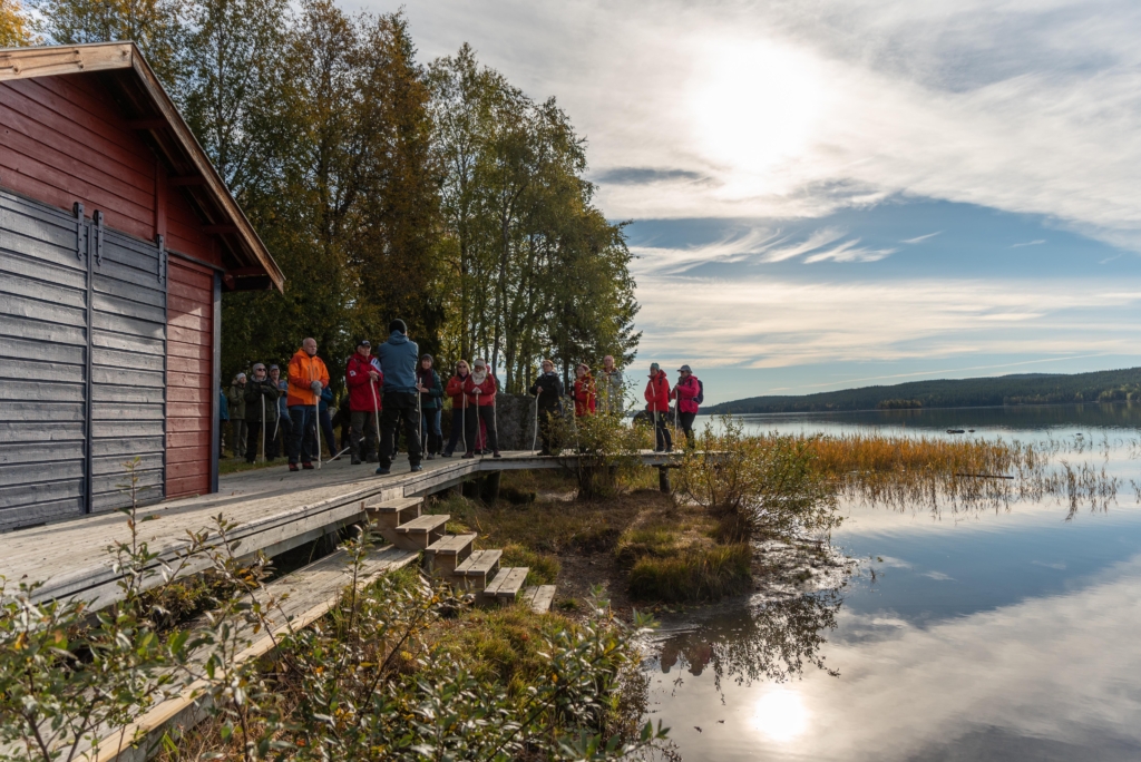 Kursdeltakere står på Montebello-brygga.